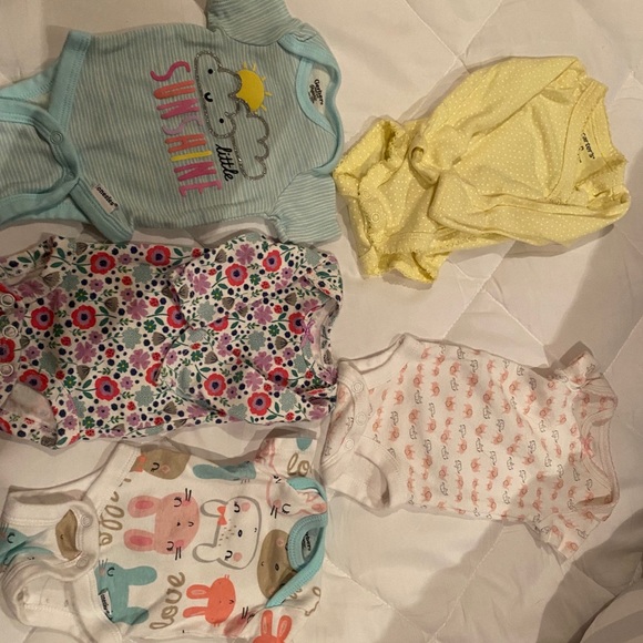 Premature girls onesies, pants and hats - Picture 4 of 5